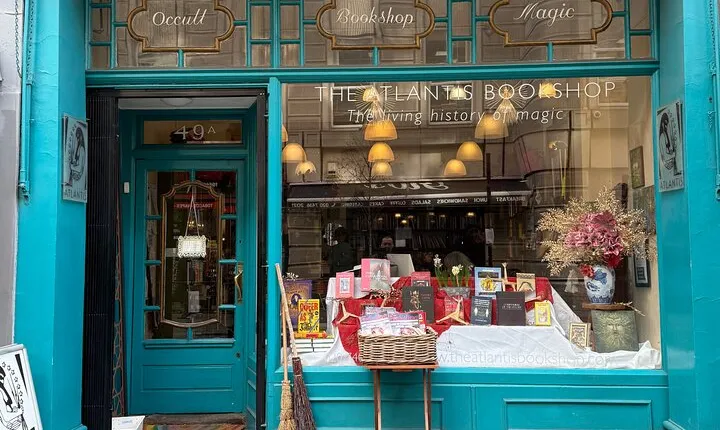 Book Shops in London Guided Walk Tour