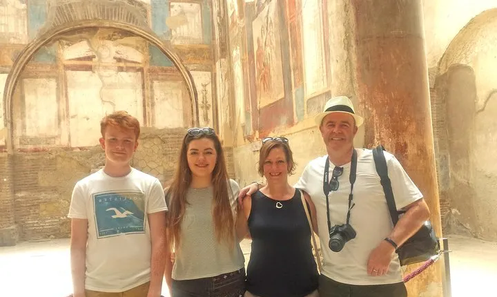 Skip the Line Ancient Herculaneum Walking Tour with Top Rated Guide