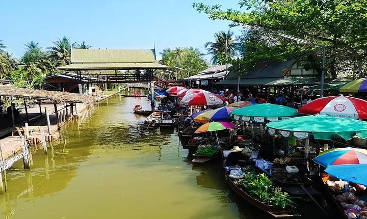 Discover the Best Sights of Samut Songkhram and Kanchanaburi