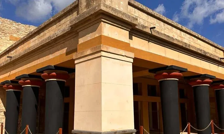 Labyrinth of Knossos Skip-the-Line Ticket with Tour Guide