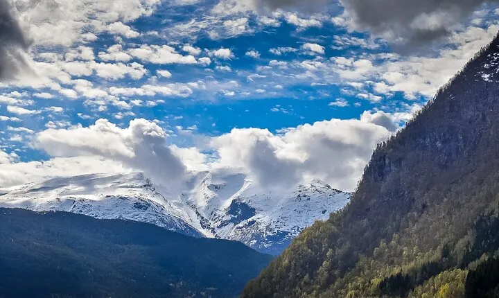 Private Guided Hardanger Fjords and Waterfalls tour