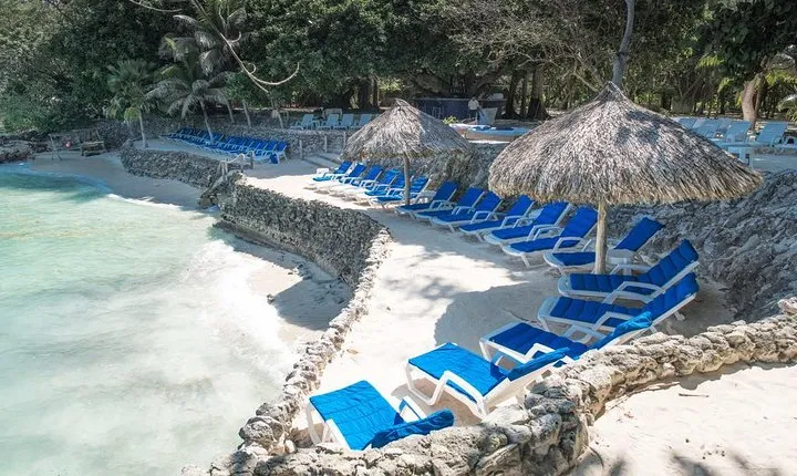 Majagua Island Day Trip from Cartagena íncluding Traditional Colombian Lunch