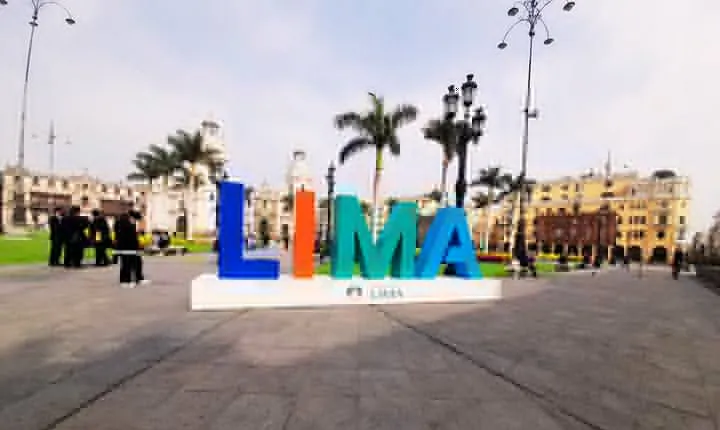 Colonial and modern Lima city tour with Pisco Sour tasting