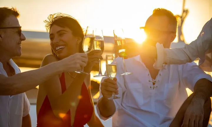 Sunset Cruise in Athens Riviera with Food & Drink Pairings