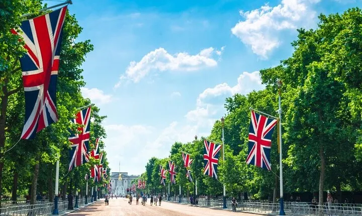 Buckingham Palace Royal London Walking Tour & Palace Entry