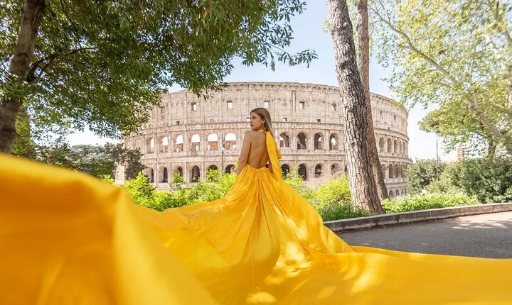 Photoshoot with flying dress in Rome