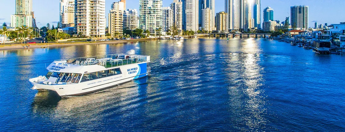 Sightseeing lunch cruise around Gold Coast