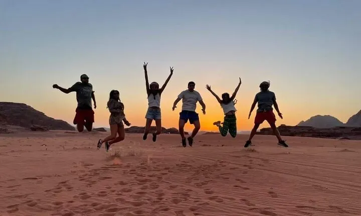 4 hours Jeep tour with overnight 