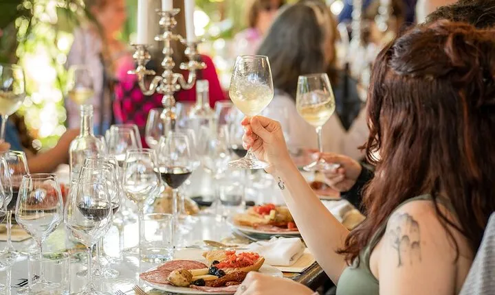 Private Tour to San Gimignano, Siena & Winery Visit from Rome