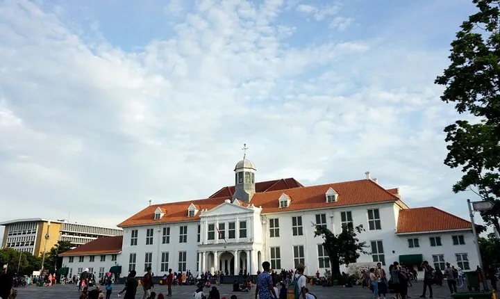 Jakarta Highlight Places with Multilingual Guide