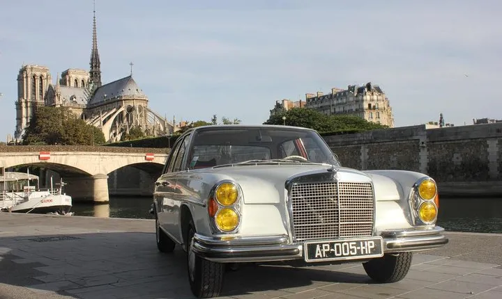 Private Paris guided Tour by classic 1970 Mercedes S Class