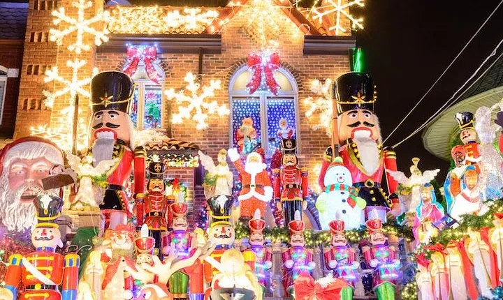 NYC Private Holiday Lights Tour