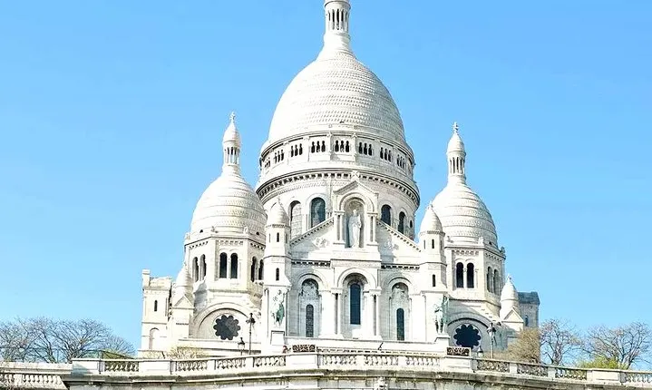 Montmartre & Sacre Coeur Tour for Kids & Families w Alberto & his team in Paris