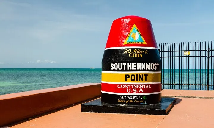 Key West Scavenger Hunt Walking Tour and Game