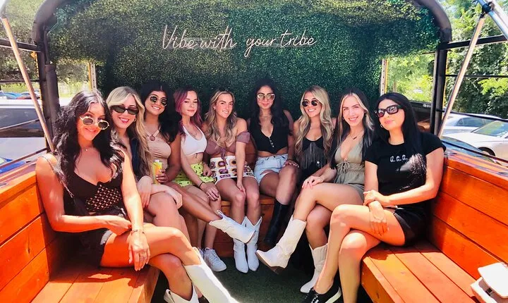 Austin Murals & Mimosas Roofless Party Bus Tour