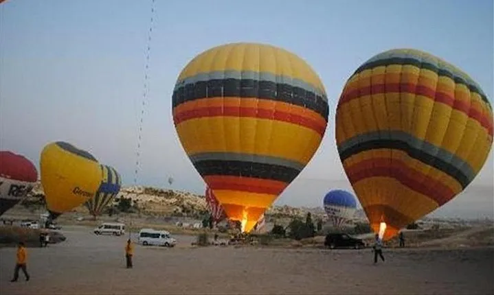 Luxor: Sunrise Hot Air Balloon Ride