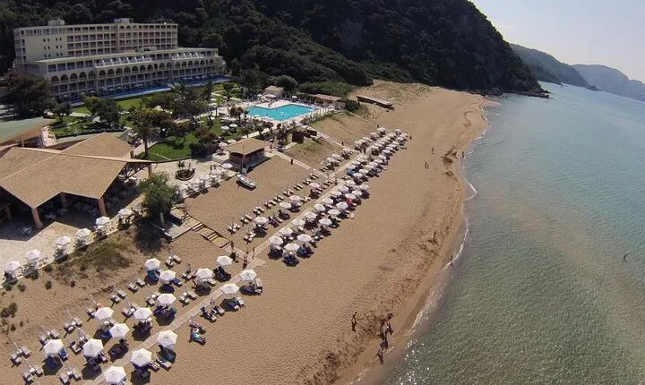 Corfu: A relaxed day at Glyfada Beach