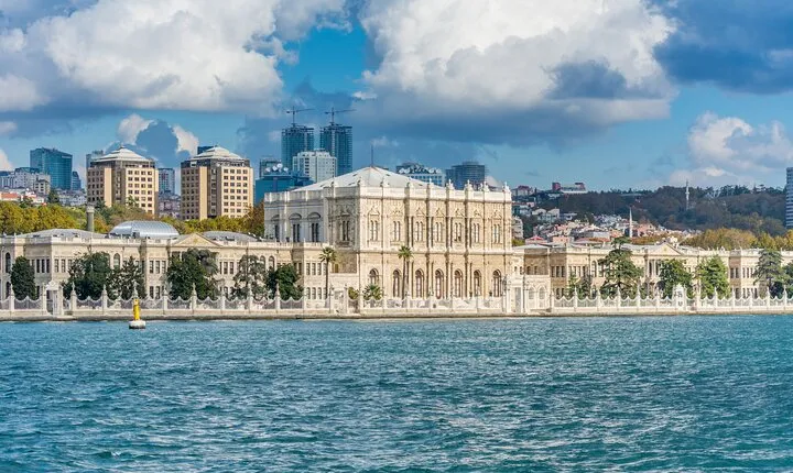 Dolmabahce Palace and Harem Skip-the-Line Ticket with Audio Guide