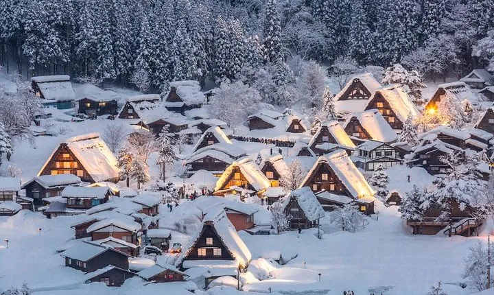 Private Tour of Shirakawago and Gokayama from Kanazawa