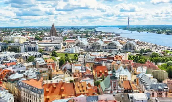 Private Custom Walking Tour with a Local Guide in Kaunas