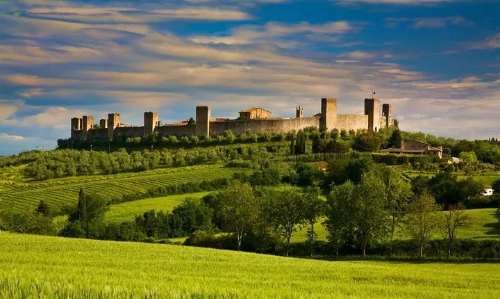 Tuscan Marvels Unveiled: Private Tour from Rome to Tuscany