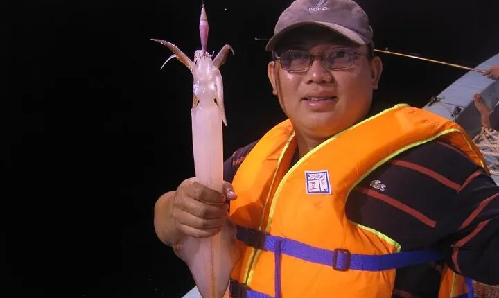 Night Squid Fishing Tour Nha Trang