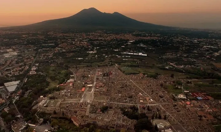 Discover Pompeii and Vesuvius on a day private-trip from Pompeii