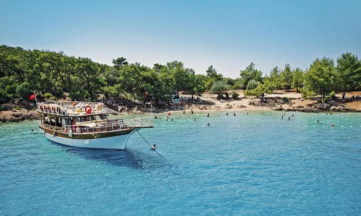 Cleopatra Island Boat Trip incl. Lunch and Drinks
