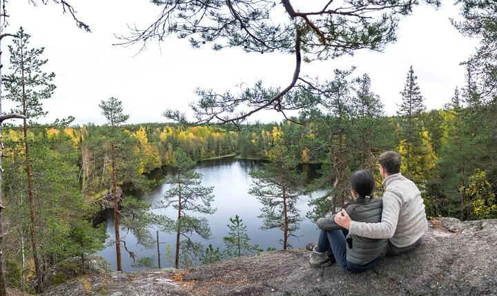 Helsinki: Nuuksio National park hiking with campfire lunch
