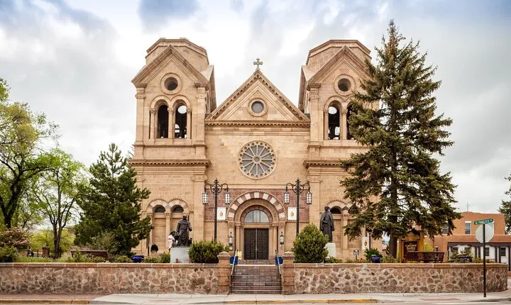 New Mexico: Carlsbad, Santa Fe & White Sands Audio Tour