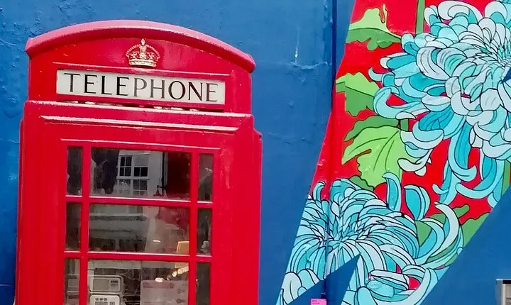 London Rocks! Private Music Walking Tour in Soho 2hrs