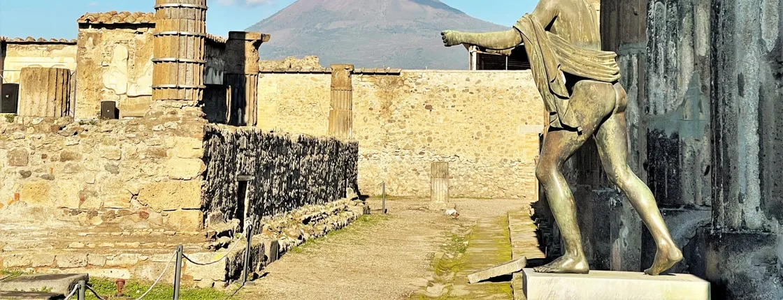 Pompeii small-group tour from the Forum to Via dell'Abbondanza
