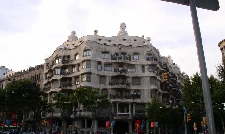 Barcelona Half-day Tour With Local Driver-guide