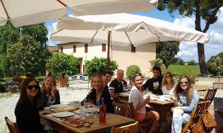 4 Wines Tasting with 2 Tuscan Cheeses & Tour at the winery