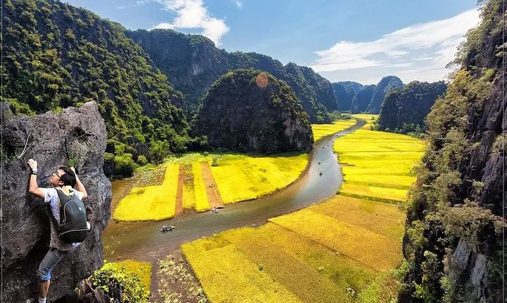 Hang Mua - Hoa Lu - Tam Coc Small Group Tour 8 People a Group
