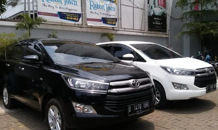 Innova Reborn Tour driver car rental in Bandung