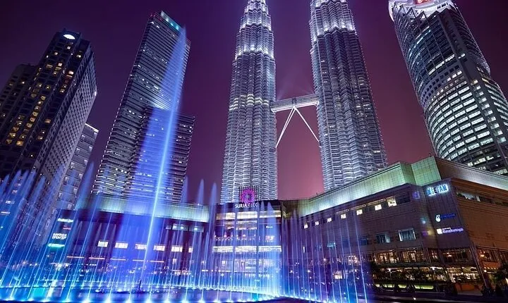 Kuala Lumpur by Night: Food, Culture & City Lights Tour”