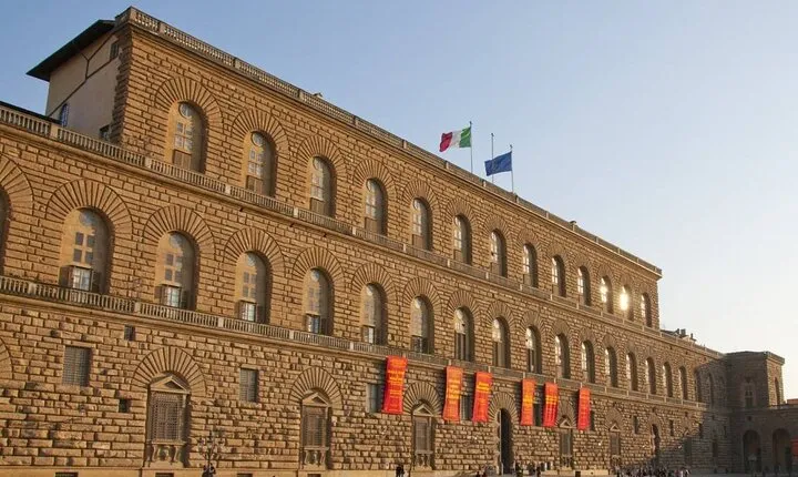 Palatina Gallery and Guided Walking Tour in Florence 