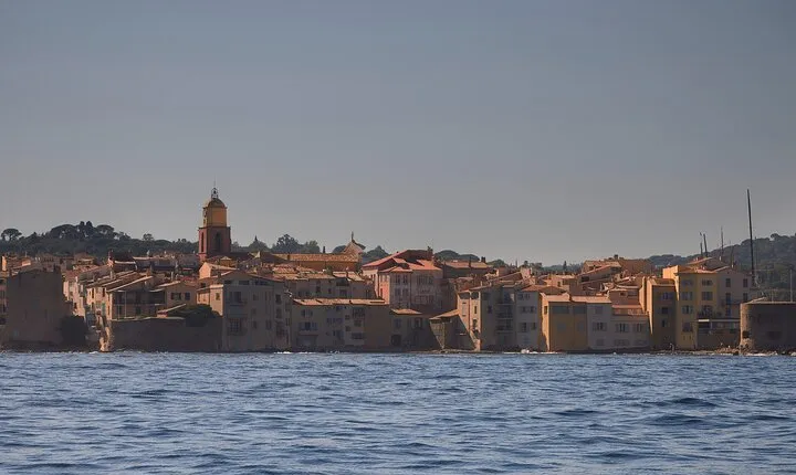 Glamour & Coastline: Private Saint-Tropez Day Escape from Nice