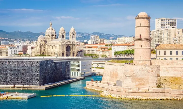 Marseille Old Town Exploration Game and Tour