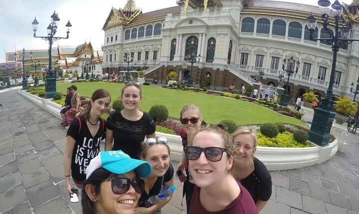 Private Tour : Grand Palace and Emerald Buddha Temple