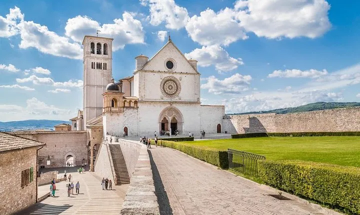 Private Full-Day Tour of Assisi and Cortona from Florence