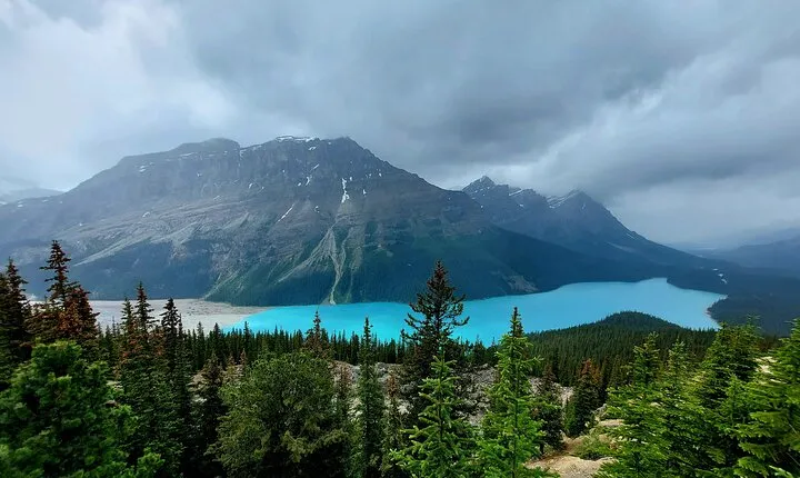 Canadian Rocky Mountains Lakes Tour