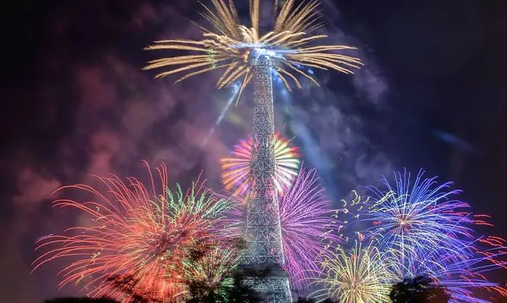 Private Tour in Paris & Lunch Cruise with CDG Transfer