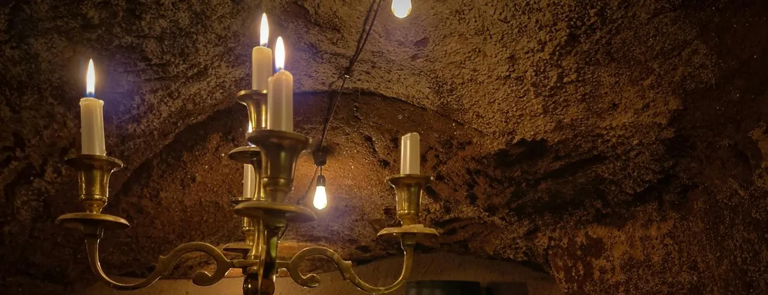 Candlelight Happy Hour Tour in Historic Pigneto District in Rome