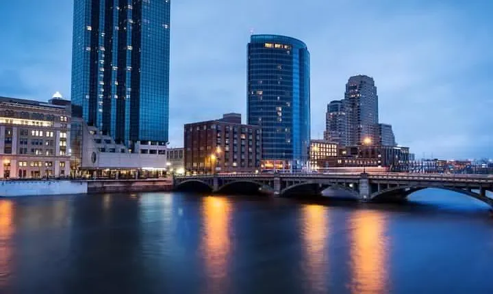 Self-Guided Grand Rapids Scavenger Hunt: Round River City
