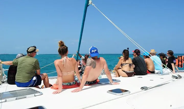 Catamaran Sail and Snorkeling Tour with Open Bar in Puerto Morelos