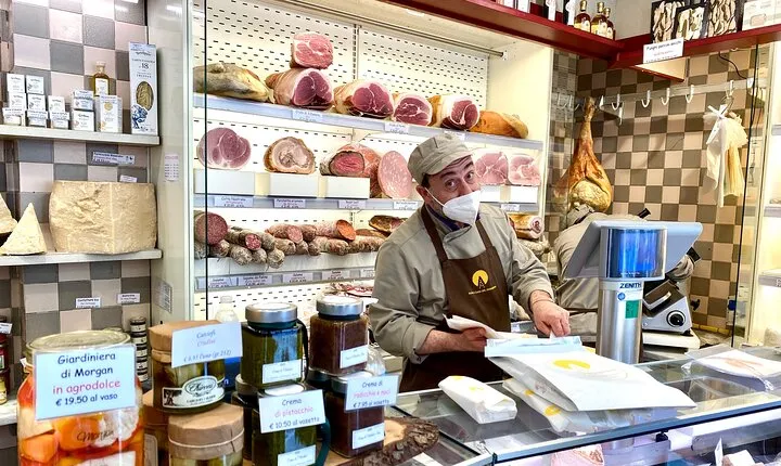 Venetian Cicchetti Street Food & Sightseeing Walking Tour with local guide