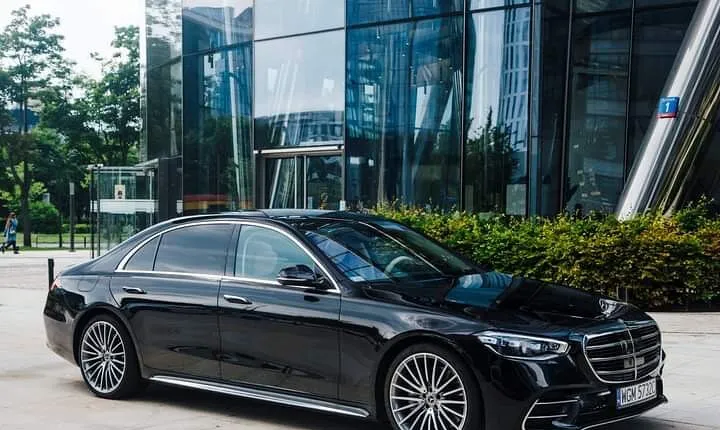 Warsaw Sightseeing with NEW Mercedes Sclass !!!