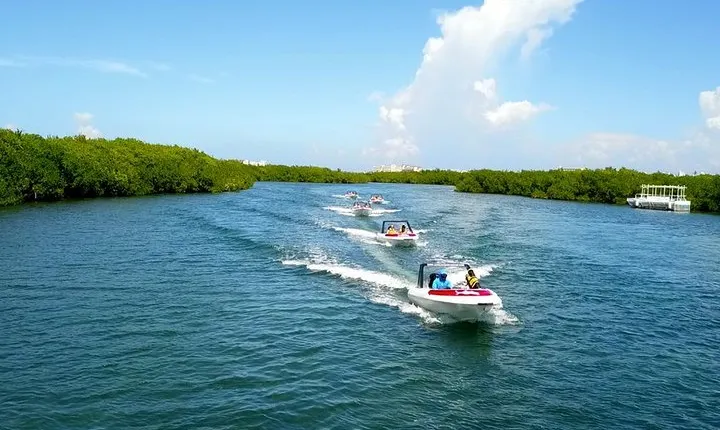 The most EXTREME SPEEDBOAT TOUR in Cancun. Includes Snorkel and Tour Guide